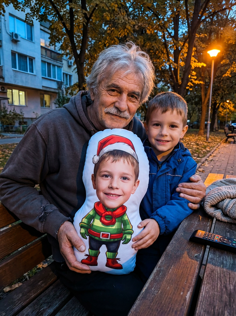 Продуктова илюстрация: Персонализирана Възглавничка с Лице "Коледени Джуджета", сцена 3