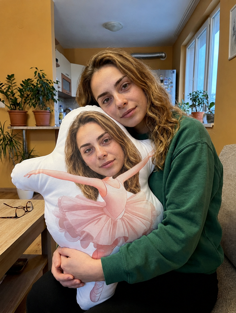 Продуктова илюстрация: Персонализирана Възглавничка с Лице "Балерина", сцена 4